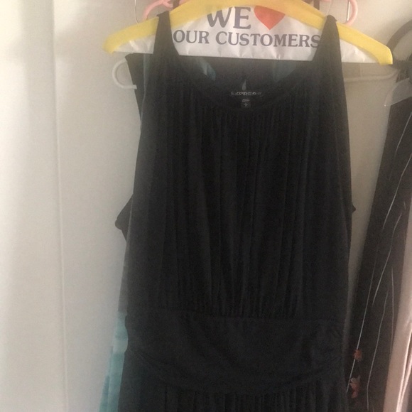 Express dress - Picture 1 of 3